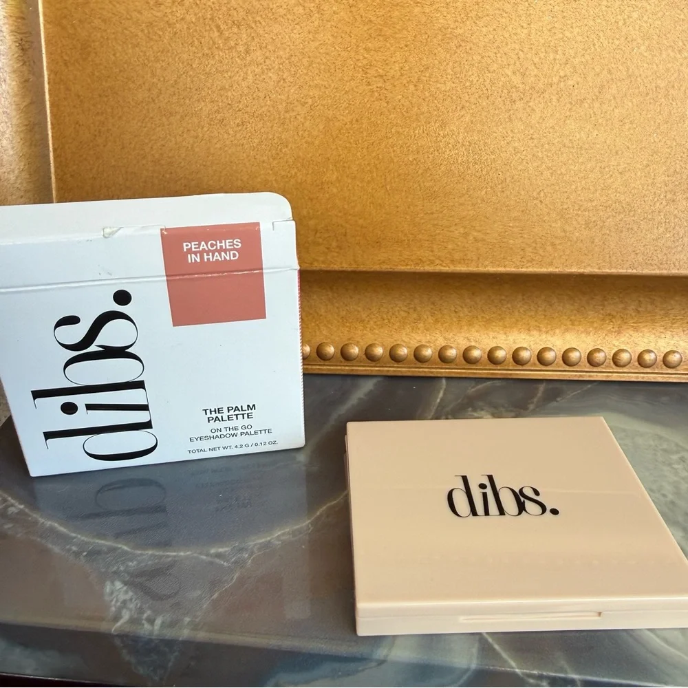 NEW dibs - The Palm Palettes - PEACHES IN HAND - Elevated Eyeshadow Pallete